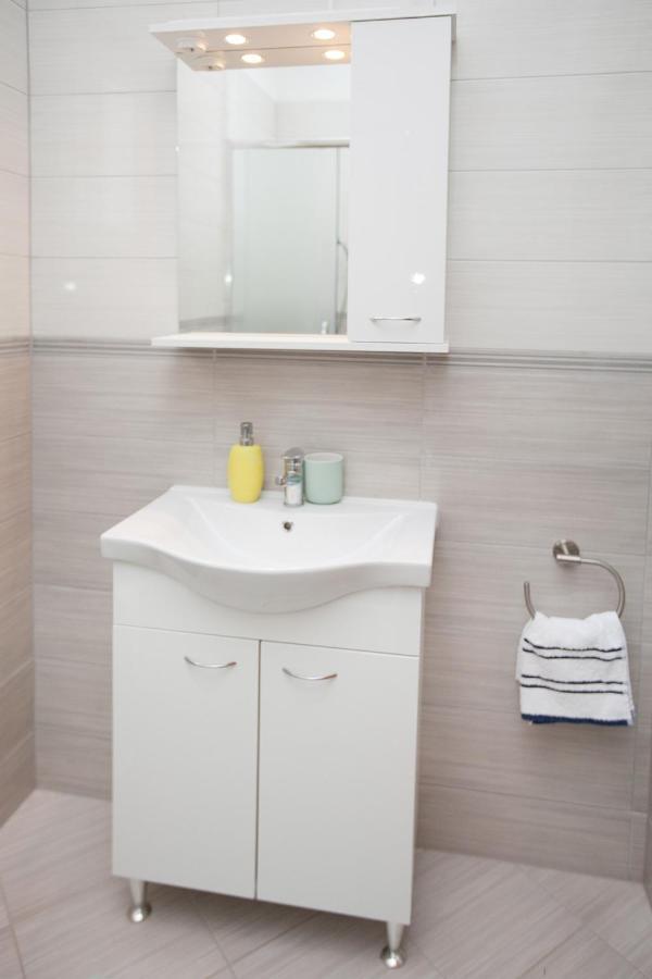Apartmani Lea Starigrad Paklenica Extérieur photo