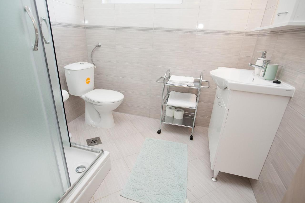 Apartmani Lea Starigrad Paklenica Extérieur photo