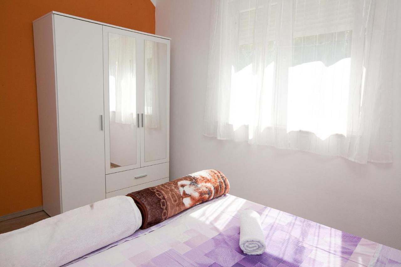 Apartmani Lea Starigrad Paklenica Extérieur photo