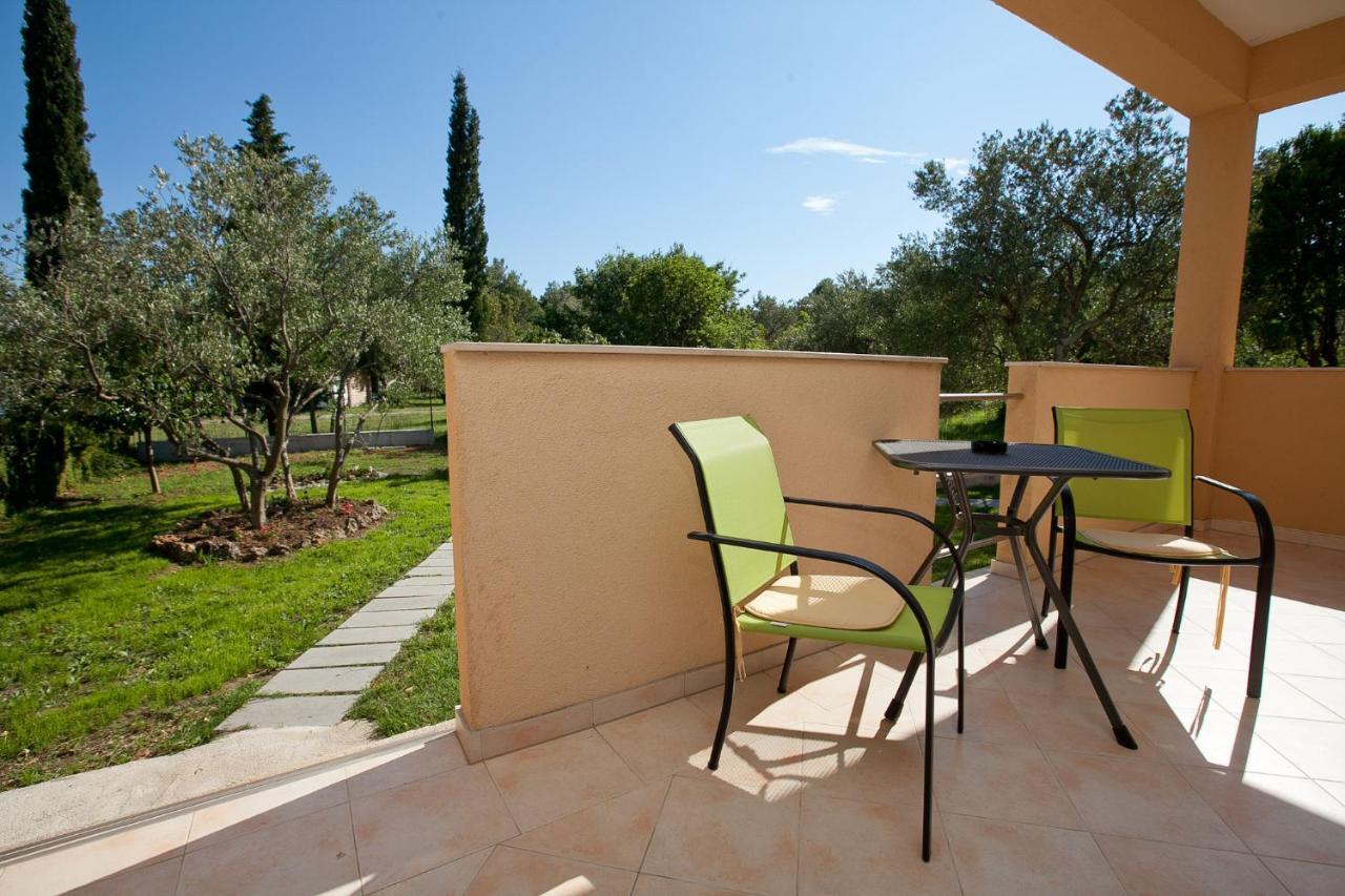 Apartmani Lea Starigrad Paklenica Extérieur photo