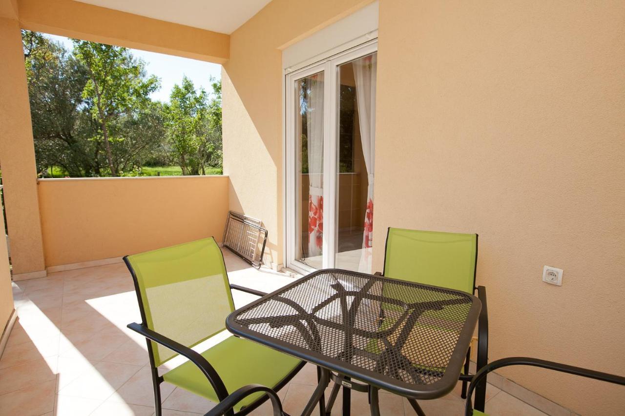 Apartmani Lea Starigrad Paklenica Extérieur photo